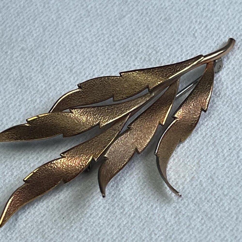 Vintage‎ Krementz Leaf Pin Textured Metal Subtle Accessorizing MCM CottageCore